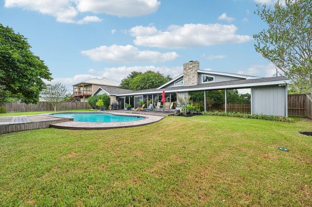 2535 Cliff Drive, San Leon, TX 77539