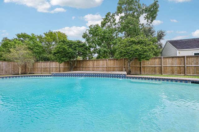 2535 Cliff Drive, San Leon, TX 77539