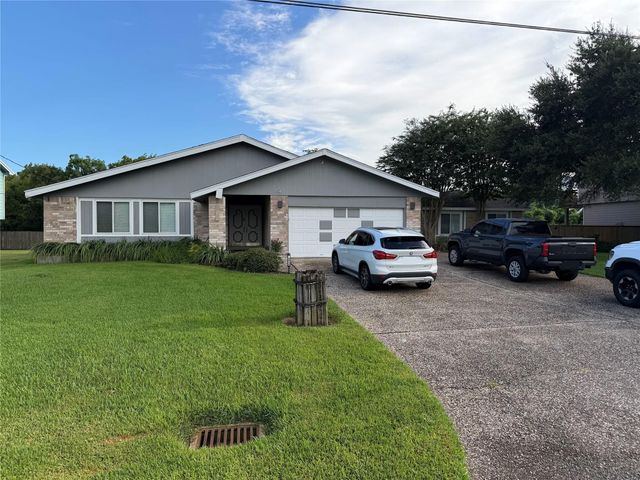 2535 Cliff Drive, San Leon, TX 77539
