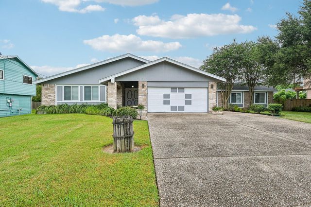 2535 Cliff Drive, San Leon, TX 77539