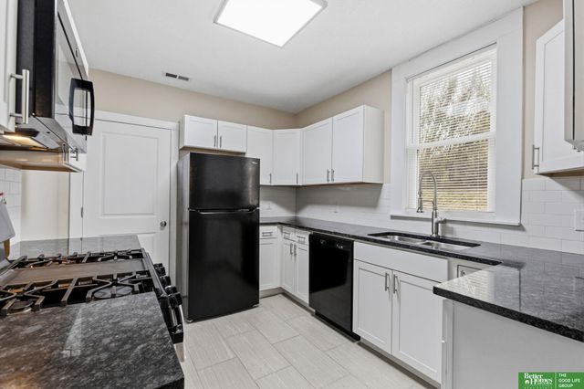 828 S 21st Street, Omaha, NE 68108