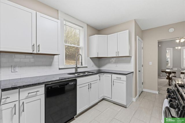 828 S 21st Street, Omaha, NE 68108