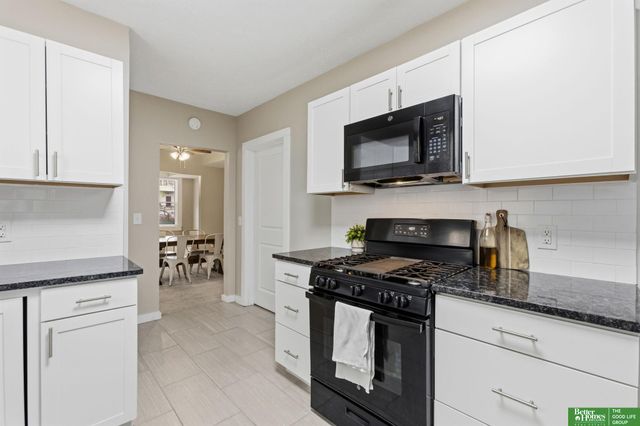828 S 21st Street, Omaha, NE 68108