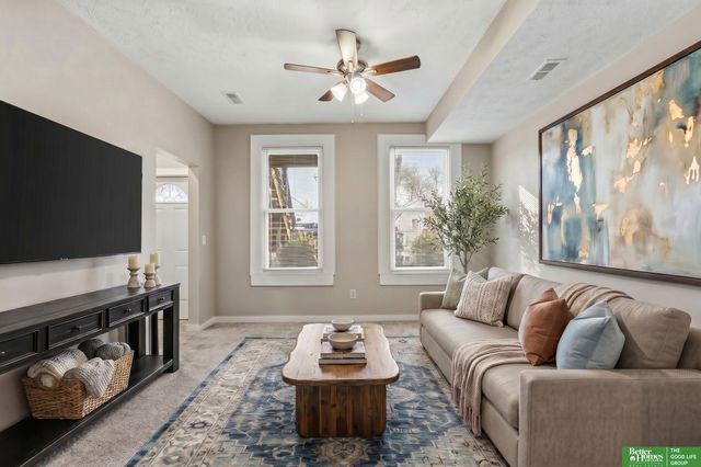 828 S 21st Street, Omaha, NE 68108