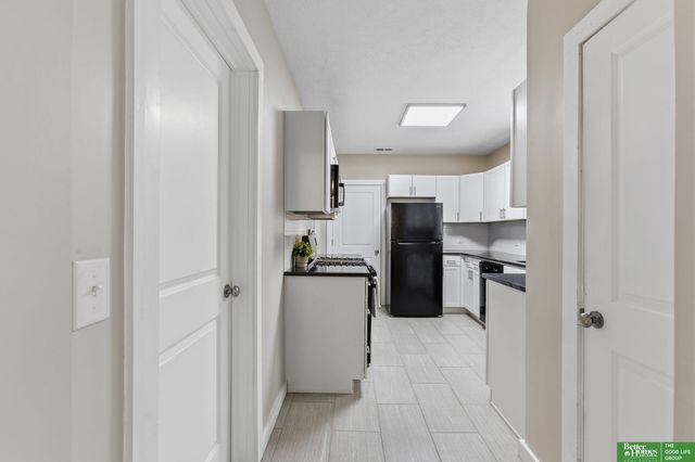 828 S 21st Street, Omaha, NE 68108