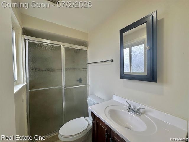 26950 ROCHELLE Street, Dearborn Heights, MI 48127