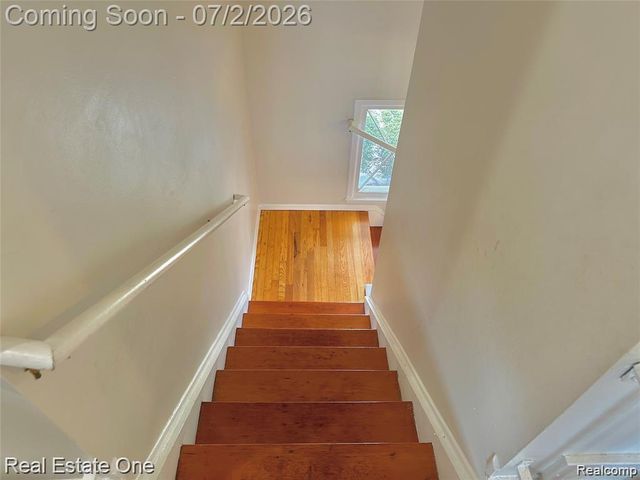 26950 ROCHELLE Street, Dearborn Heights, MI 48127