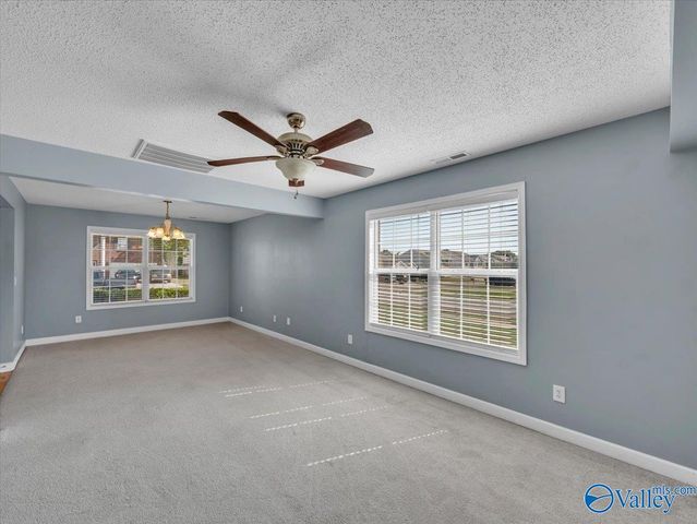 4810 Creston Court SE, Owens Cross Roads, AL 35763