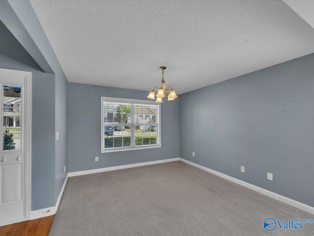 4810 Creston Court SE, Owens Cross Roads, AL 35763