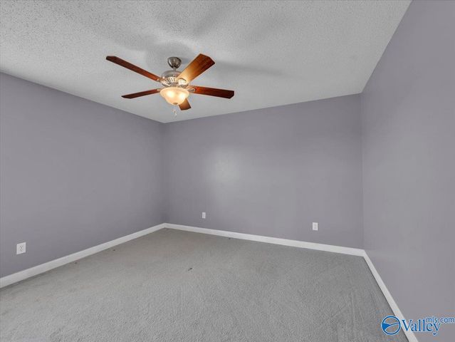 4810 Creston Court SE, Owens Cross Roads, AL 35763