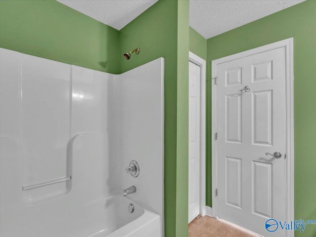 4810 Creston Court SE, Owens Cross Roads, AL 35763