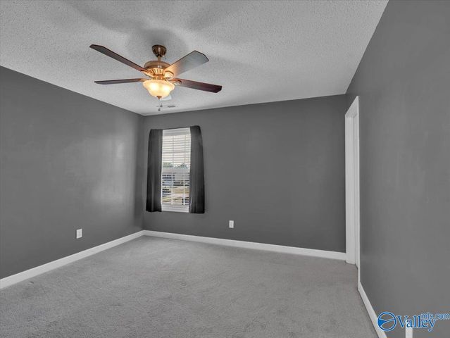 4810 Creston Court SE, Owens Cross Roads, AL 35763