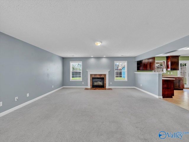 4810 Creston Court SE, Owens Cross Roads, AL 35763