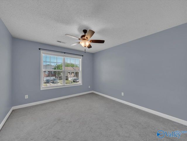 4810 Creston Court SE, Owens Cross Roads, AL 35763