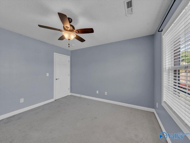 4810 Creston Court SE, Owens Cross Roads, AL 35763