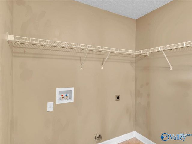 4810 Creston Court SE, Owens Cross Roads, AL 35763