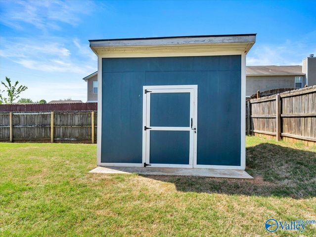 4810 Creston Court SE, Owens Cross Roads, AL 35763