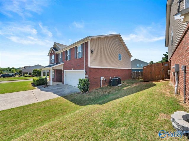 4810 Creston Court SE, Owens Cross Roads, AL 35763