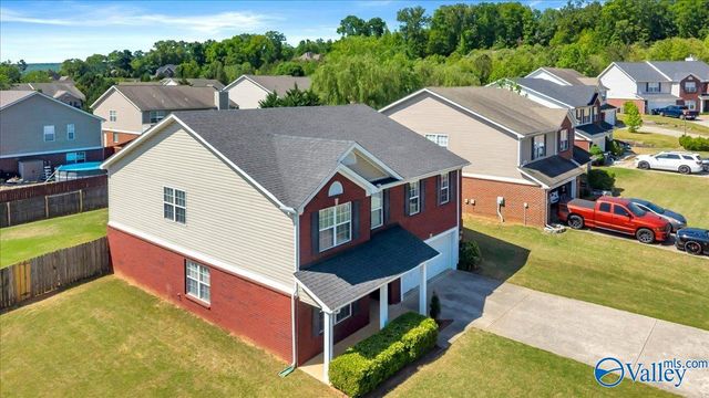 4810 Creston Court SE, Owens Cross Roads, AL 35763
