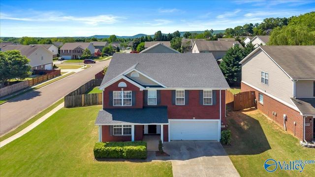4810 Creston Court SE, Owens Cross Roads, AL 35763
