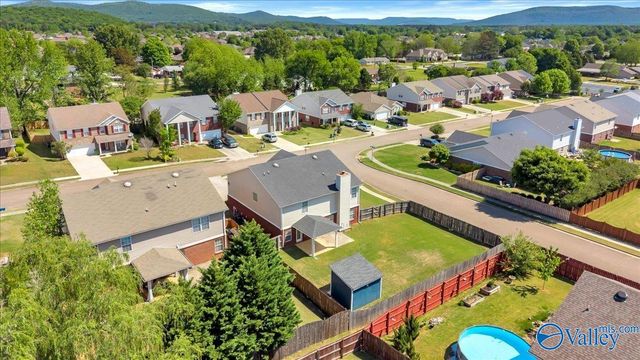 4810 Creston Court SE, Owens Cross Roads, AL 35763