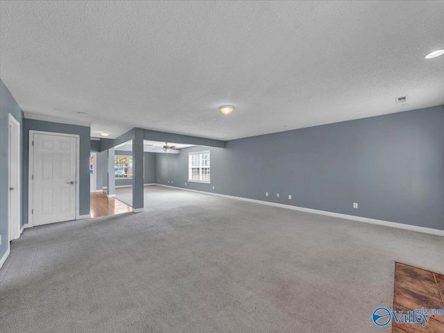 4810 Creston Court SE, Owens Cross Roads, AL 35763