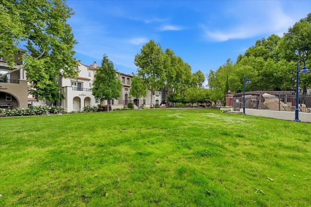 492 Kahlo Street, Mountain View, CA 94041