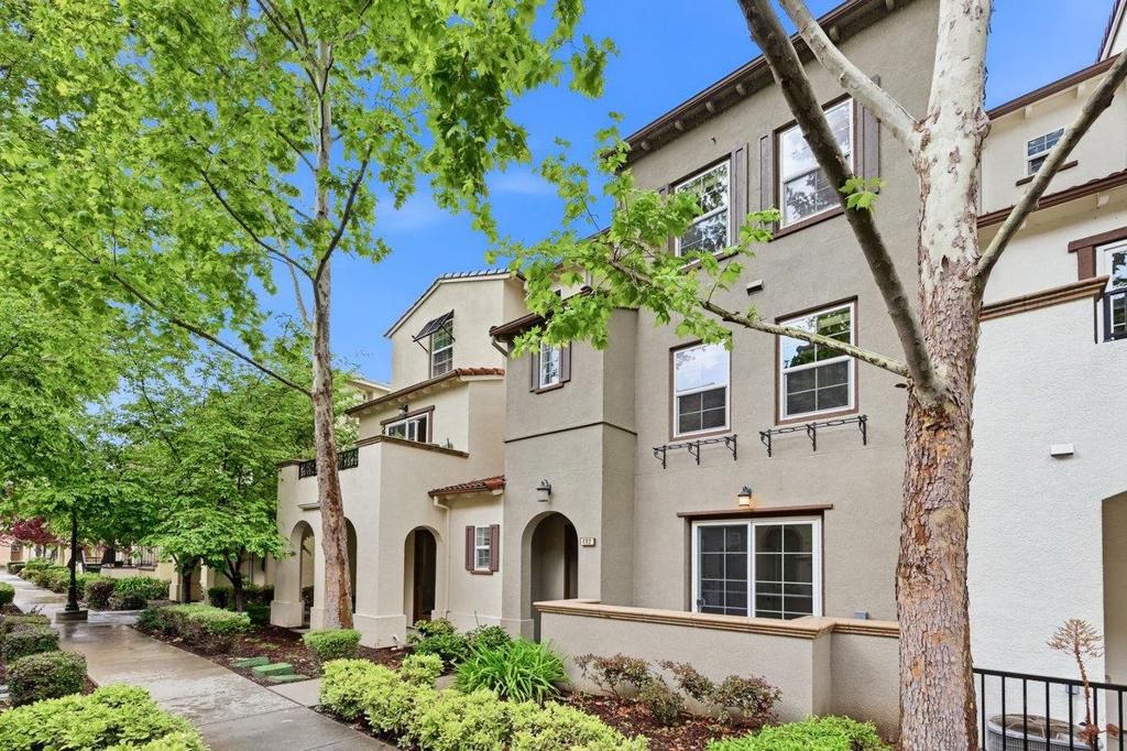 492 Kahlo Street, Mountain View, CA 94041