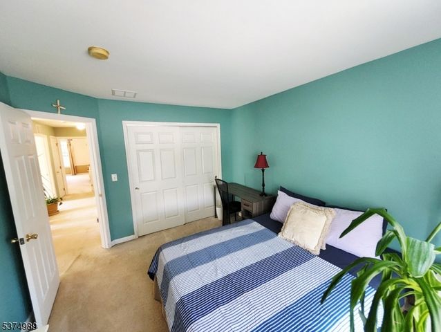 30 Indian Field Dr, Hardyston Twp., NJ 07419
