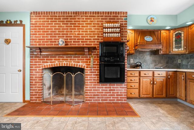 160 CONGO NIANTIC RD, Barto, PA 19504