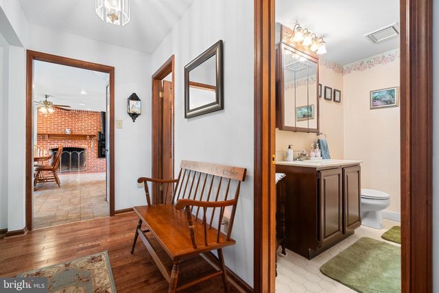 160 CONGO NIANTIC RD, Barto, PA 19504