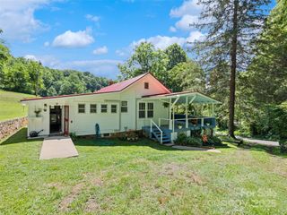 556 Crawford Cemetery Road, Sylva, NC 28779