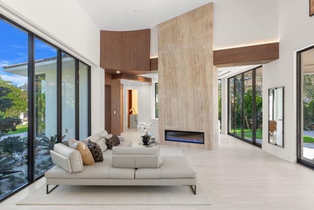 2035 Intracoastal Drive, Fort Lauderdale, FL 33305