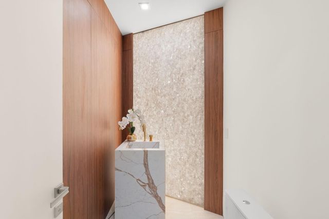 2035 Intracoastal Drive, Fort Lauderdale, FL 33305