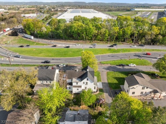 612 Avenue A, Lopatcong Twp., NJ 08865