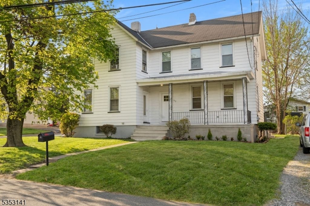 612 Avenue A, Lopatcong Twp., NJ 08865