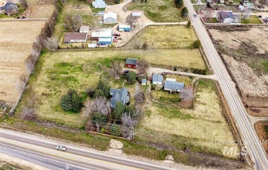 22387 Blessinger Rd, Star, ID 83669 photo 2