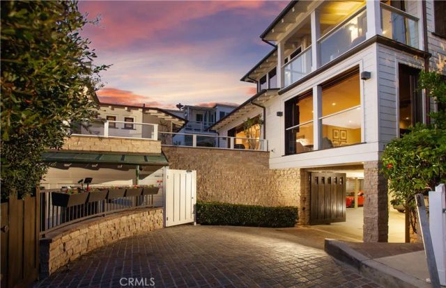 160 Saint Anns Drive B,C, Laguna Beach, CA 92651