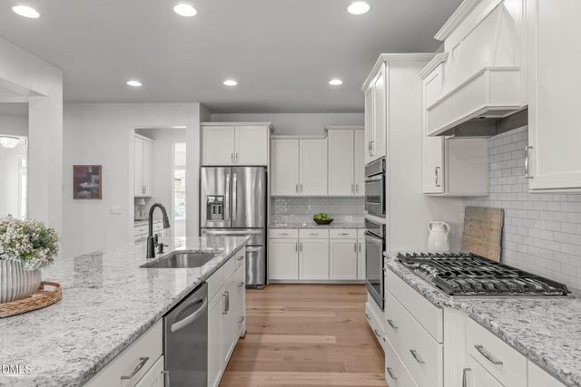 2512 Livingston Court, Apex, NC 27502