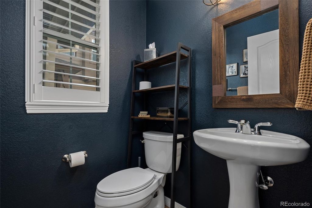 Image 22 of property listing at 11870 E Fair Avenue, Greenwood Village, CO 80111