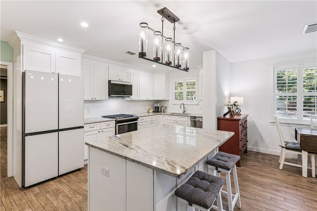 114 Highland Ave, St Simons Island, GA 31522