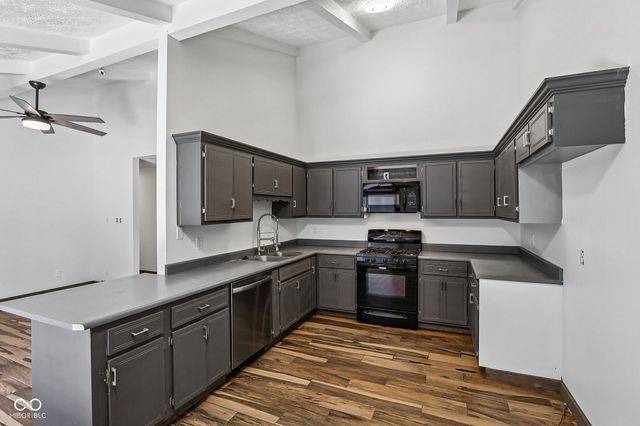 4037 Hillendale Drive, Greenwood, IN 46142