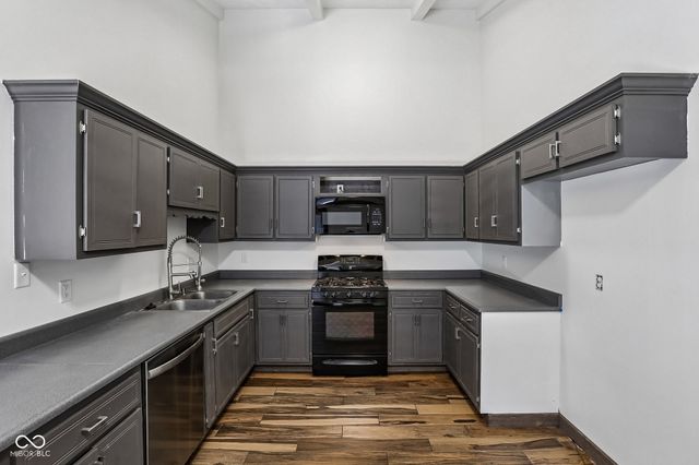 4037 Hillendale Drive, Greenwood, IN 46142