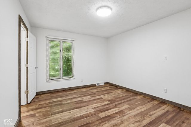 4037 Hillendale Drive, Greenwood, IN 46142