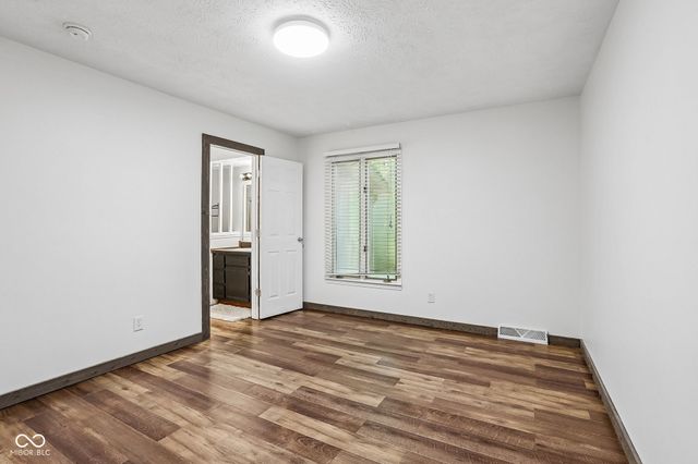 4037 Hillendale Drive, Greenwood, IN 46142
