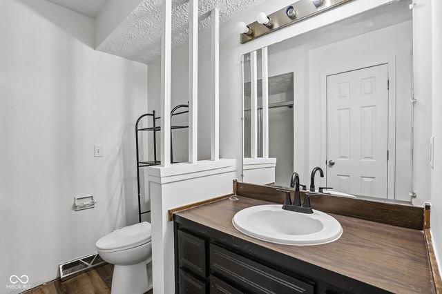 4037 Hillendale Drive, Greenwood, IN 46142