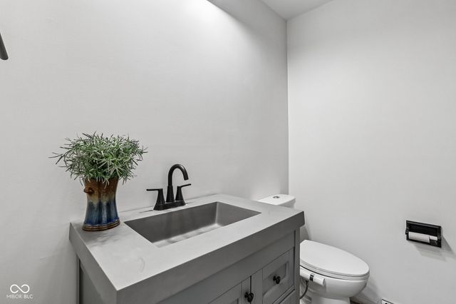 4037 Hillendale Drive, Greenwood, IN 46142