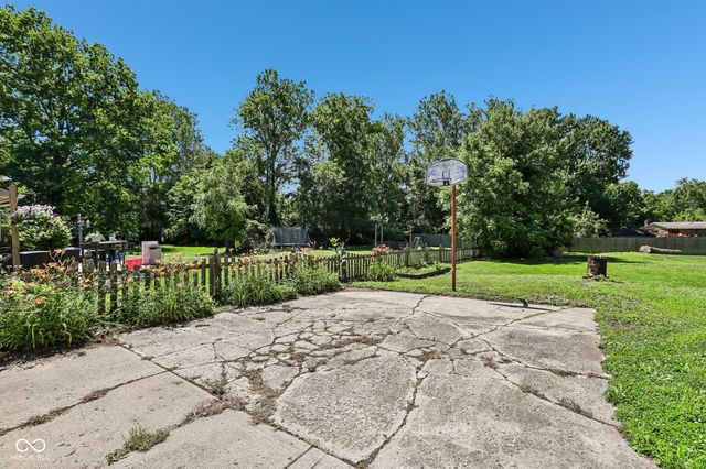 4037 Hillendale Drive, Greenwood, IN 46142