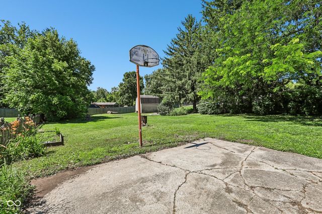 4037 Hillendale Drive, Greenwood, IN 46142