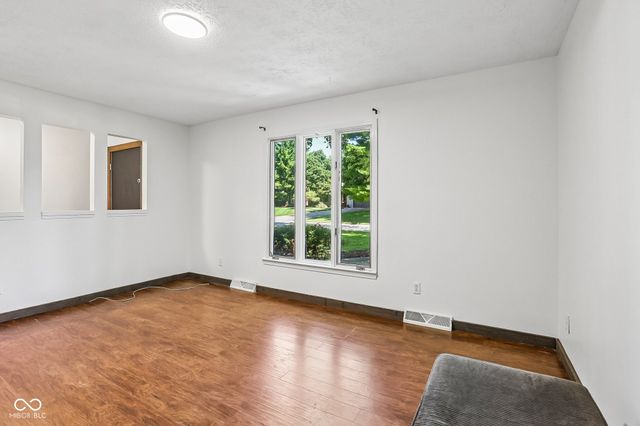 4037 Hillendale Drive, Greenwood, IN 46142
